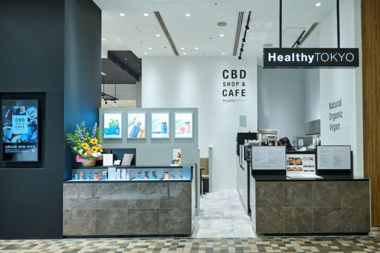 CBDオイルショップ（店舗）『HealthyTOKYO CBD Shop & Café（ヘルシートーキョー CBDショップ & カフェ） 新宿マルイ本館店』